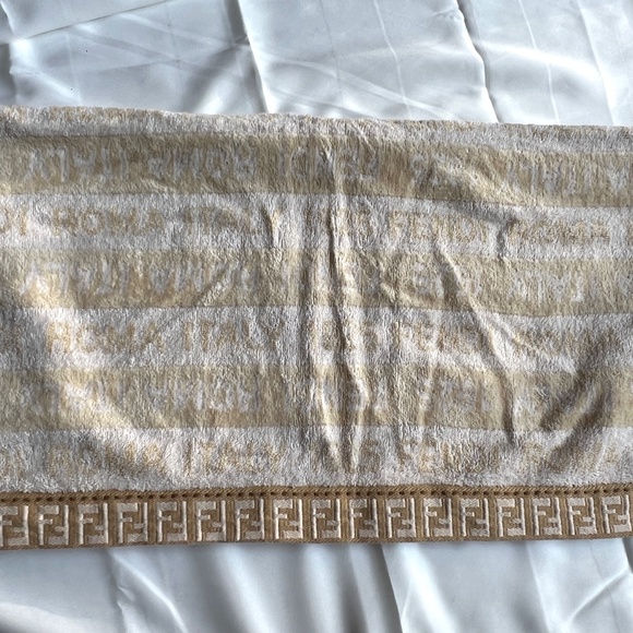 Authentic Fendi Zucca Teleria Bath Towel - Picture 2 of 9